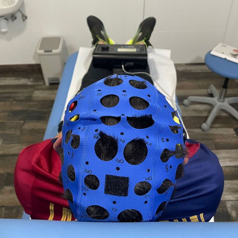 Equipo de terapia transcraneal en clínica de fisioterapia en Montor